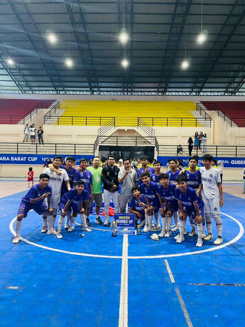 SMAN 1 Terara  Ukir Prestasi di GOR Tastura  Juara 2 Gubernur NTB Cup Futsal Series