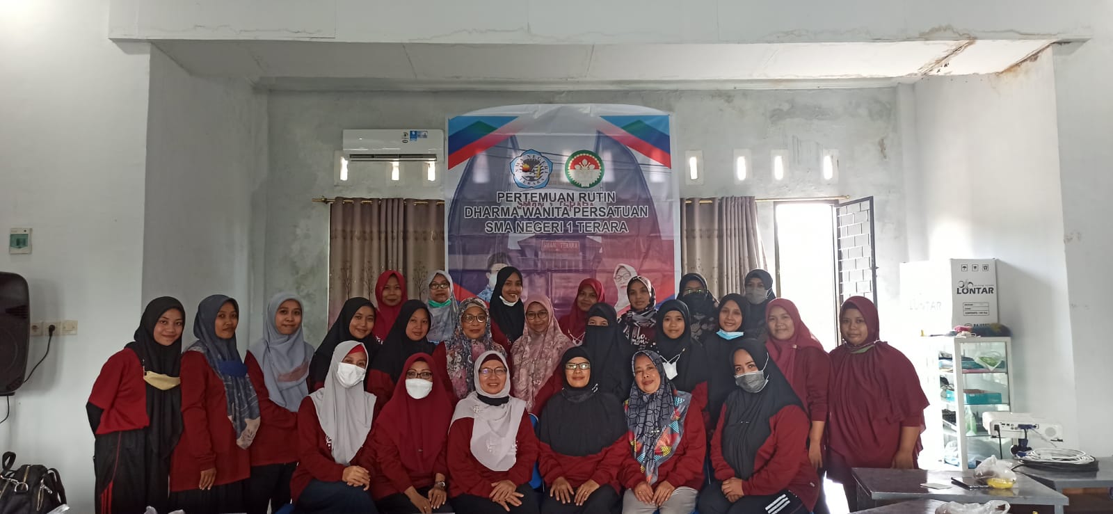 Semangat Dharma Wanita Persatuan SMA Negeri 1 Terara