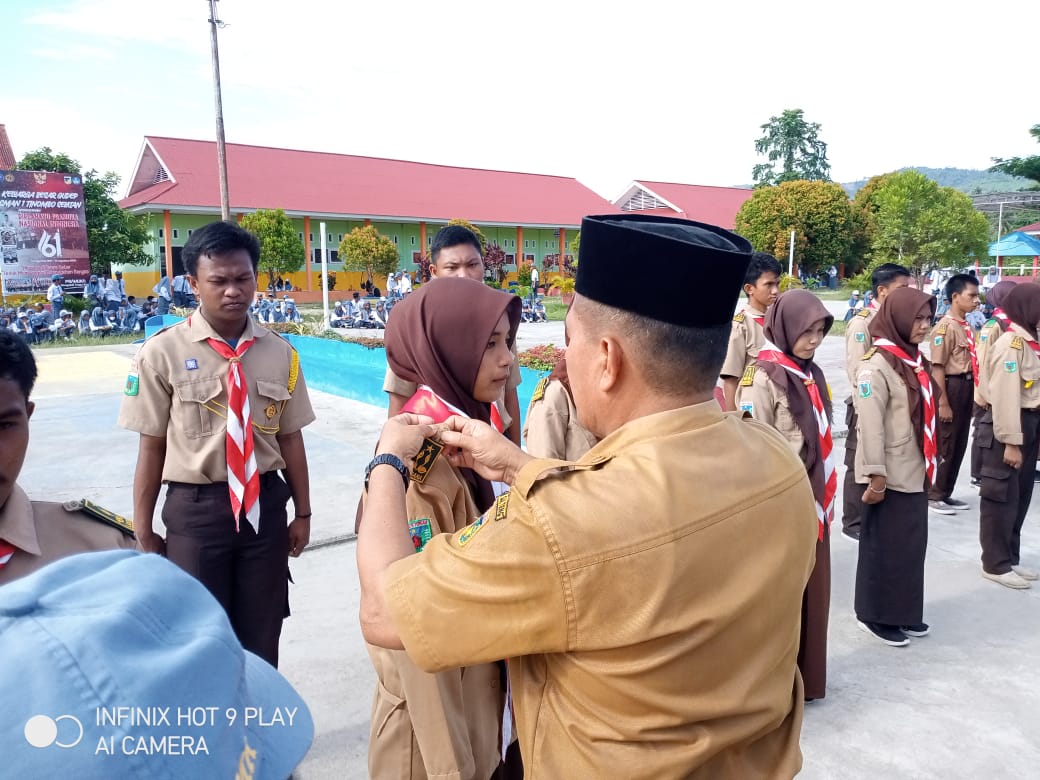 PENYEMATAN TANDA KENAIKAN LAKSANA GUDEP SMAN 1 TINOMBO SELATAN