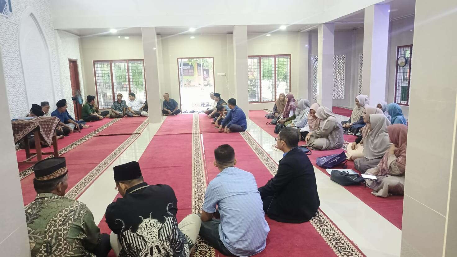 Buka Puasa Bersama dan Silaturahmi Ramadhan Keluarga Besar SMAN 1 Ulakan Tapakis dengan Tokoh Pemerintahan dan Pimpinan Sekolah di Ulakan Tapakis