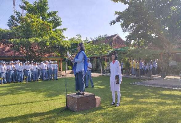 Peringatan Hari Guru Nasional SMAN 1 Wedi