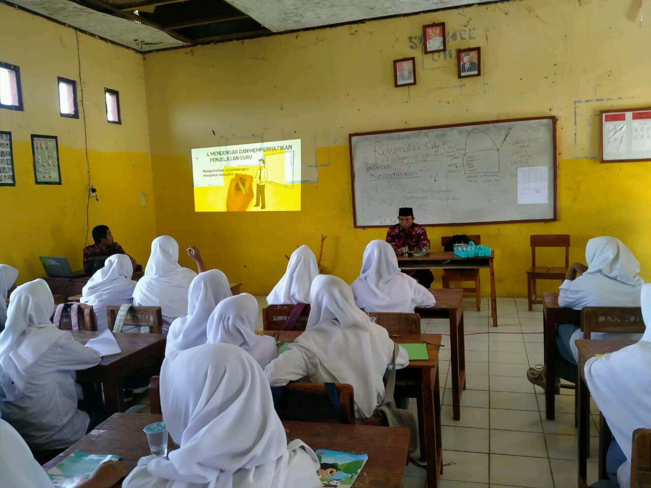 Kegiatan MPLS dalam Ruang Kelas