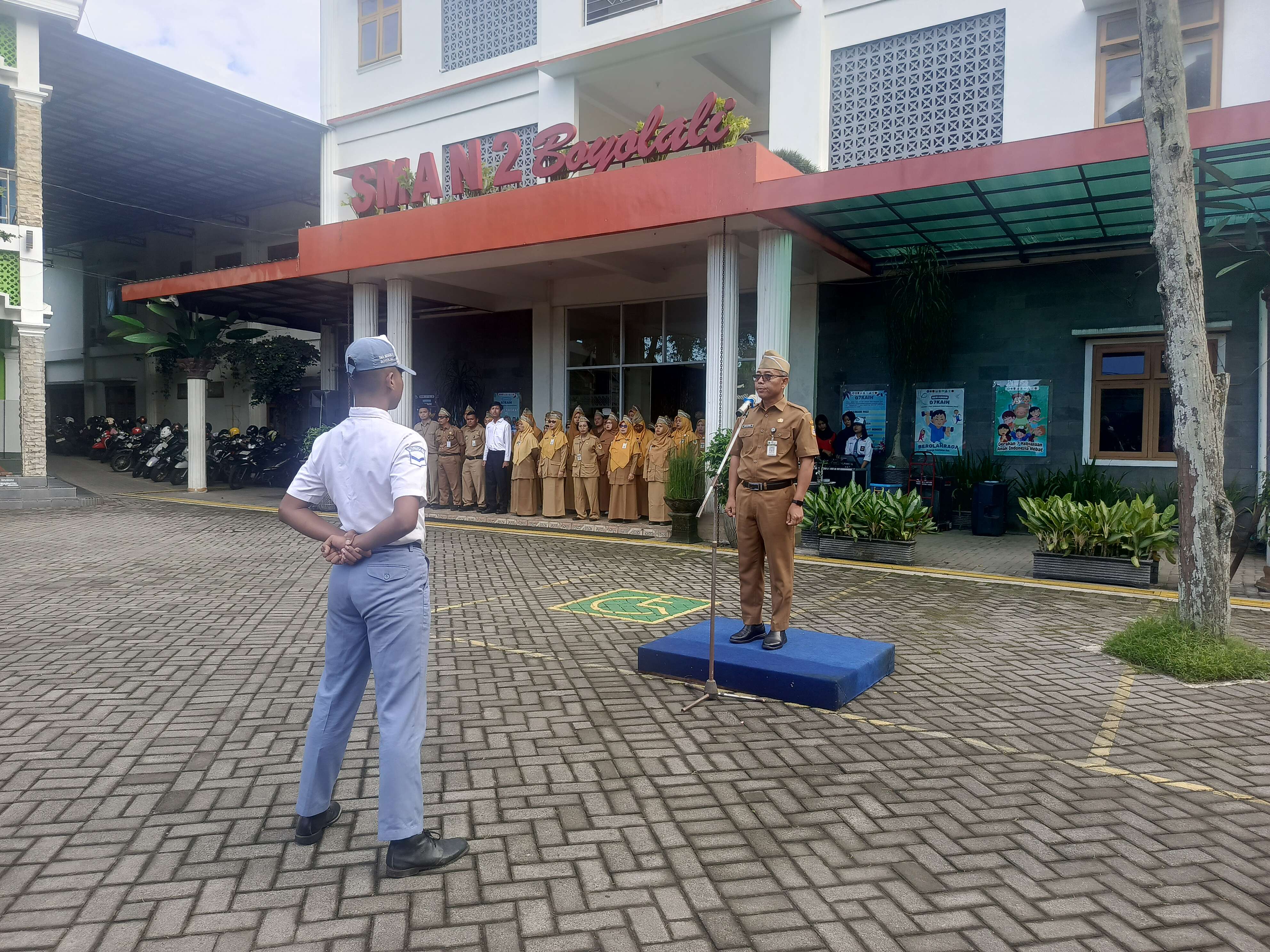 Apel Pagi Senin 13 April 2026