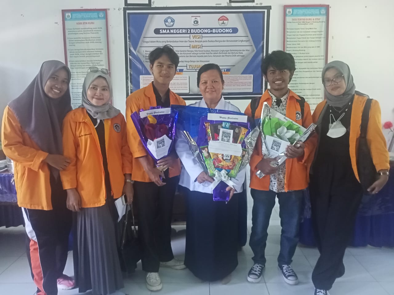 Penerimaan Hadiah PORSENI dalam rangka memperingati Hari Sumpah Pemuda dan Hari Pahlawan