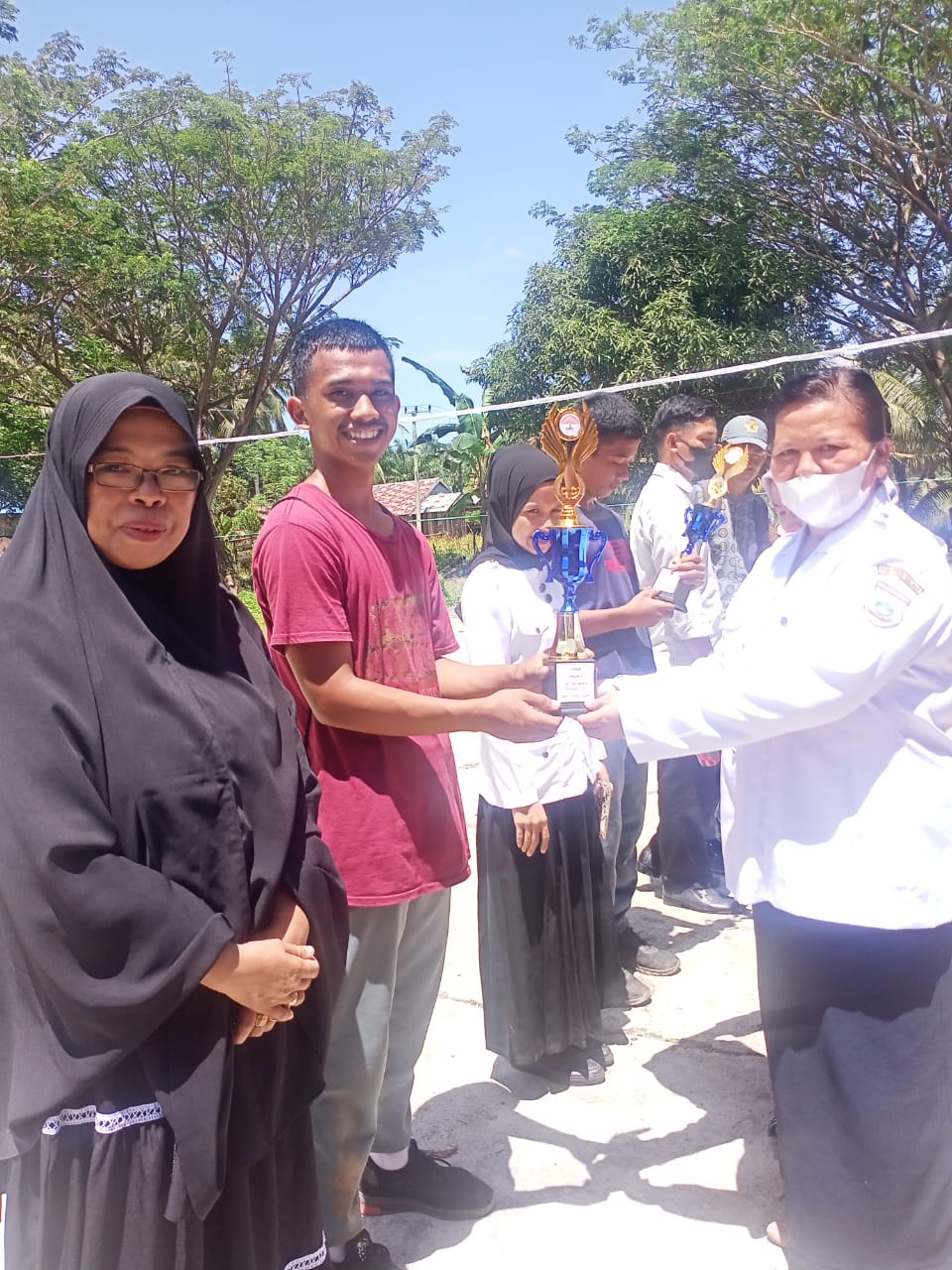 Penerimaan Hadiah PORSENI dalam rangka memperingati Hari Sumpah Pemuda dan Hari Pahlawan