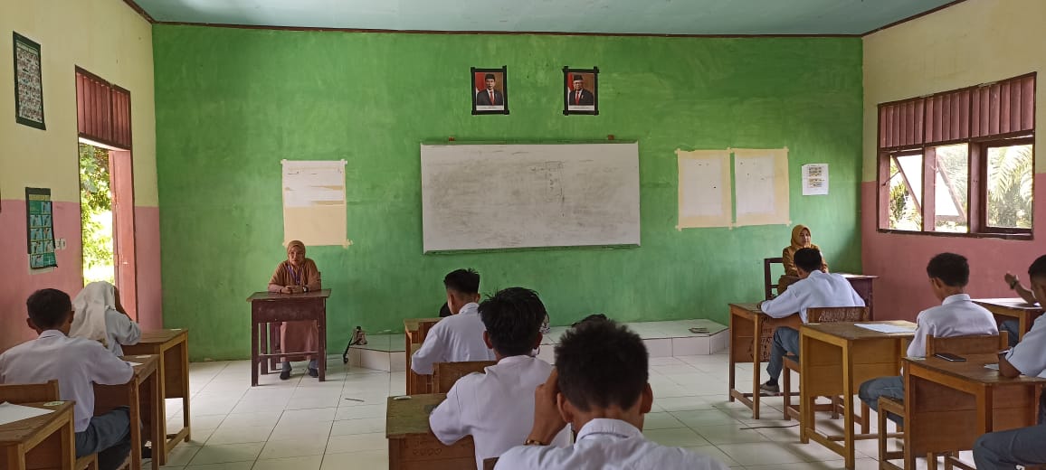 Penyelenggaraan Ujian Akhir Sekolah Kelas XII SMAN 2 Budong Budong