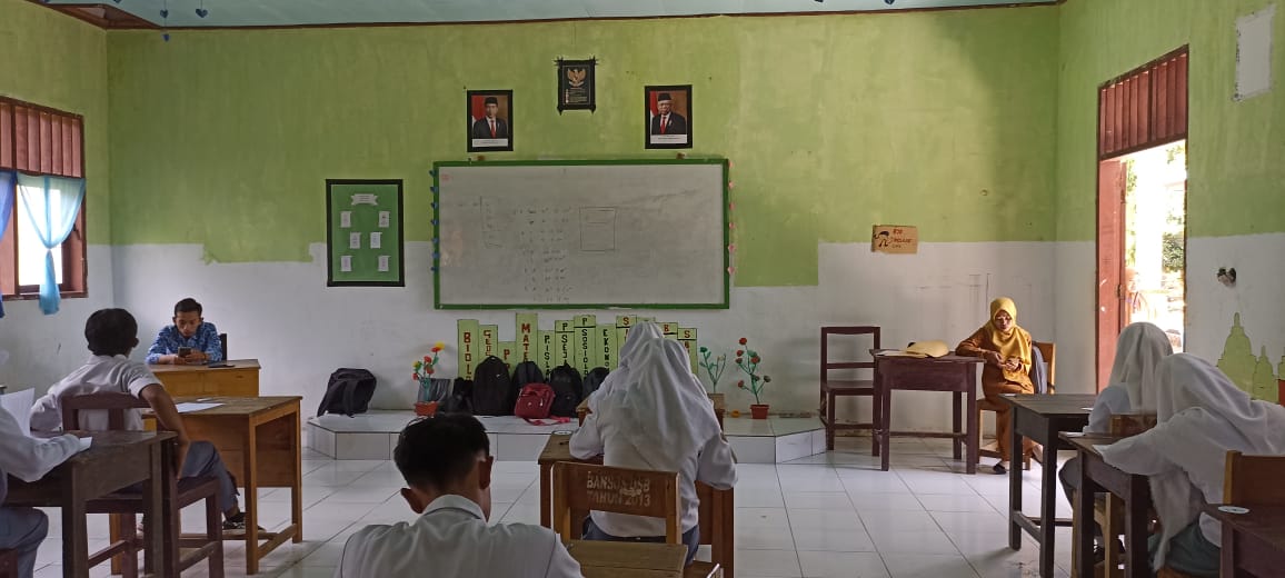 Penyelenggaraan Ujian Akhir Sekolah Kelas XII SMAN 2 Budong Budong