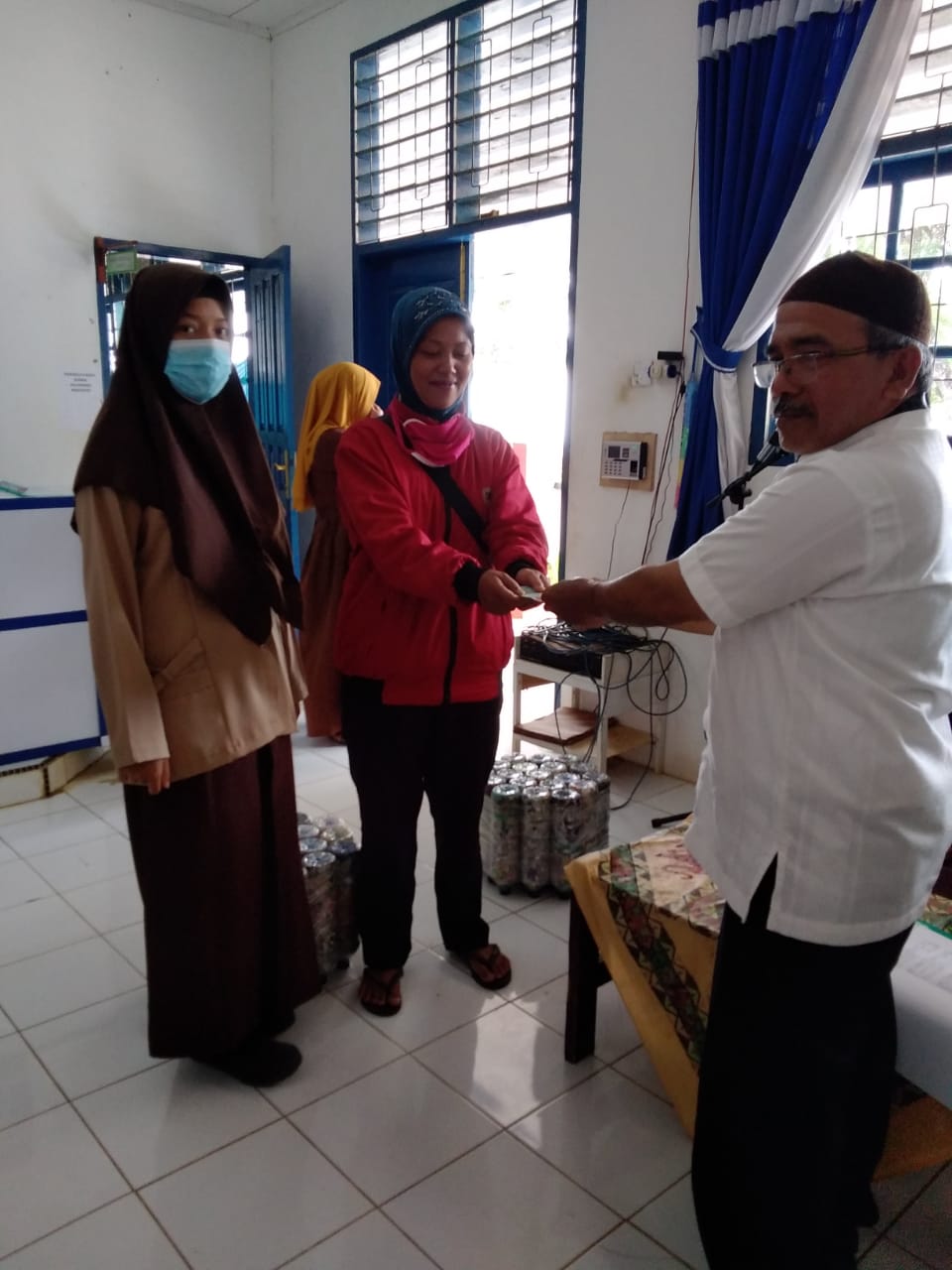 Kegiatan Penyerahan Beasiswa BAZ