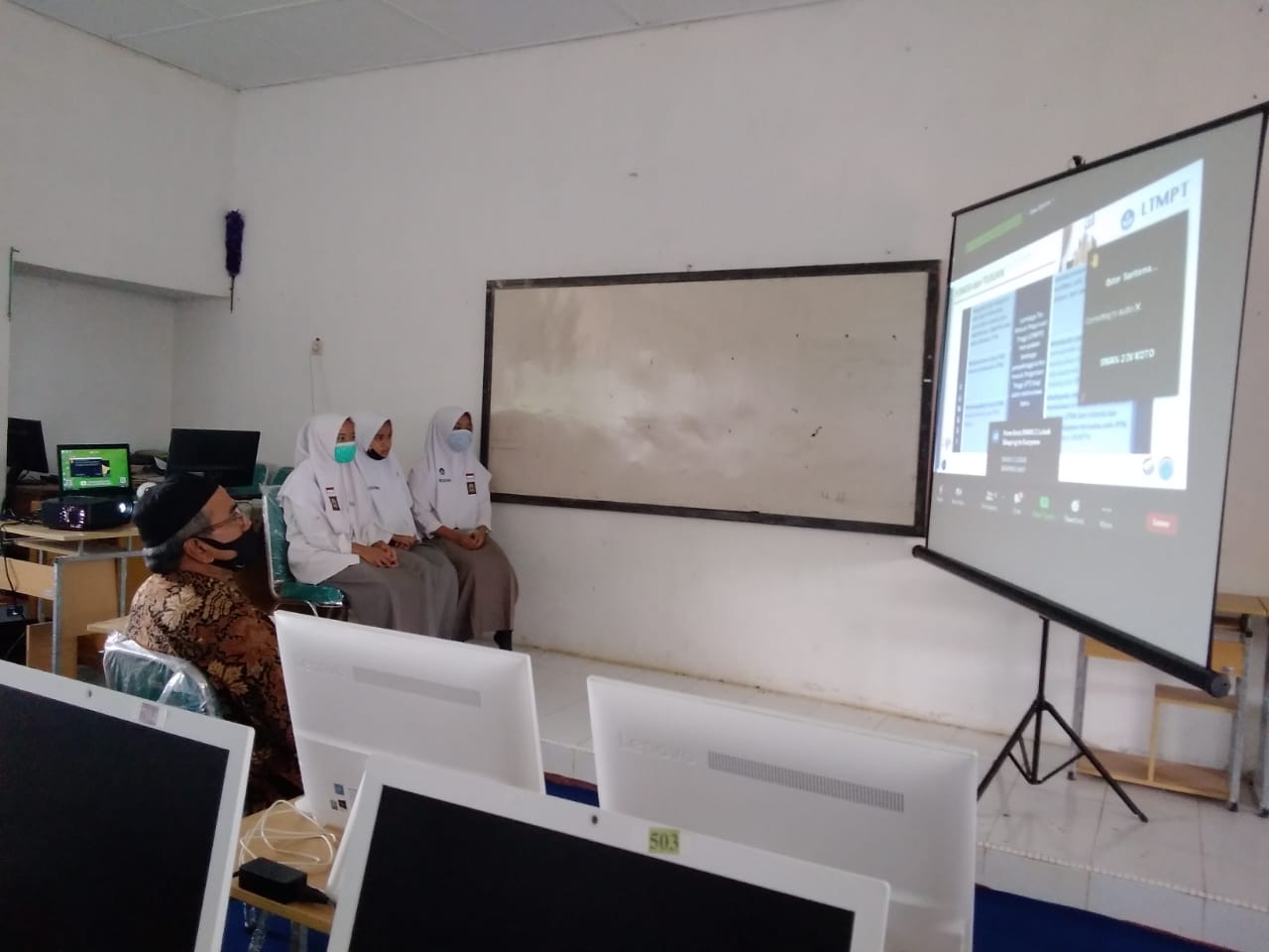 Sosialisasi melalui zoom meeting