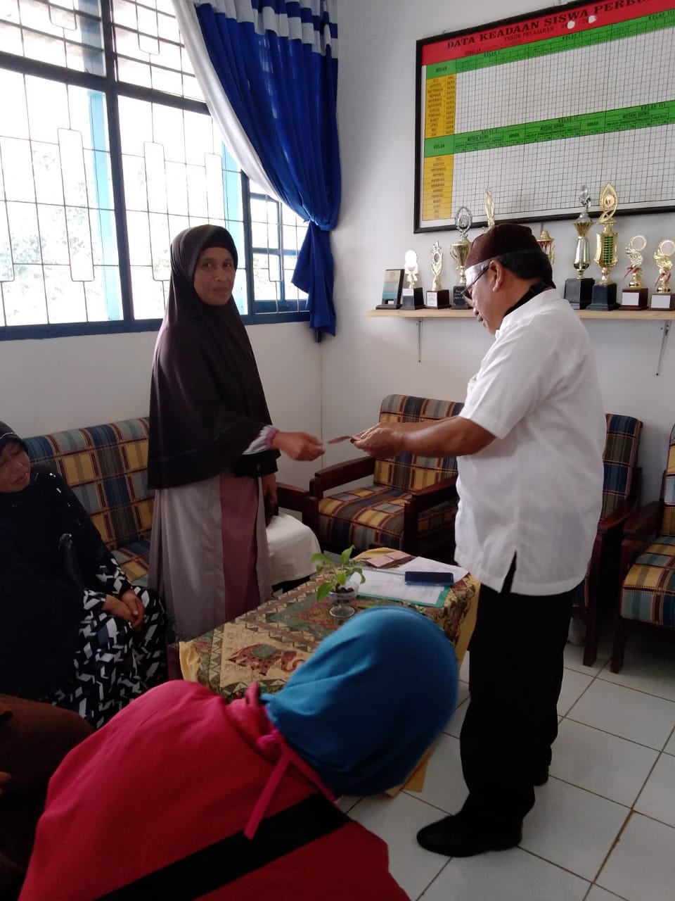 Kegiatan Penyerahan Beasiswa BAZ