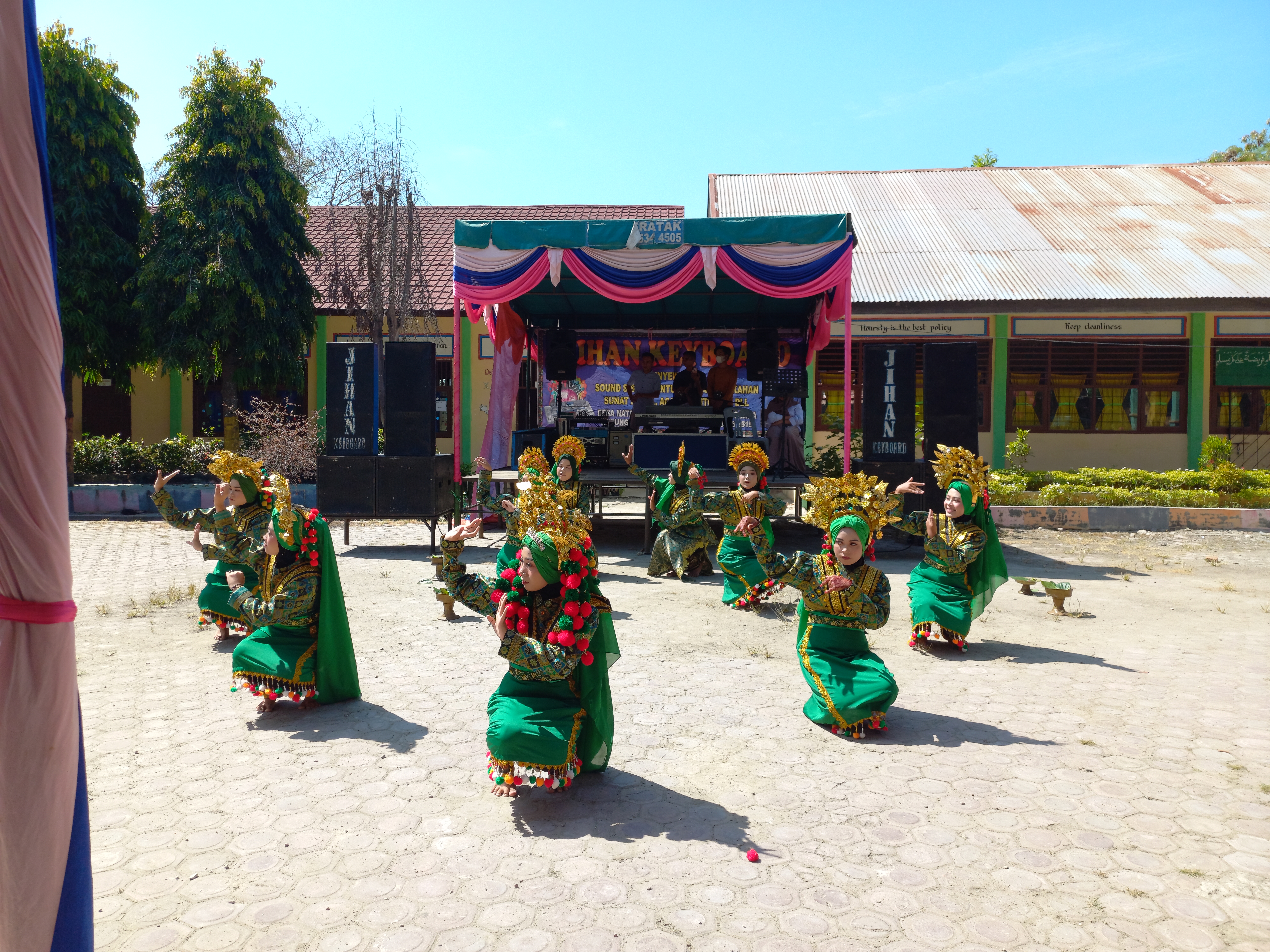 SENI TARI SMAN 2 KUTACANE
