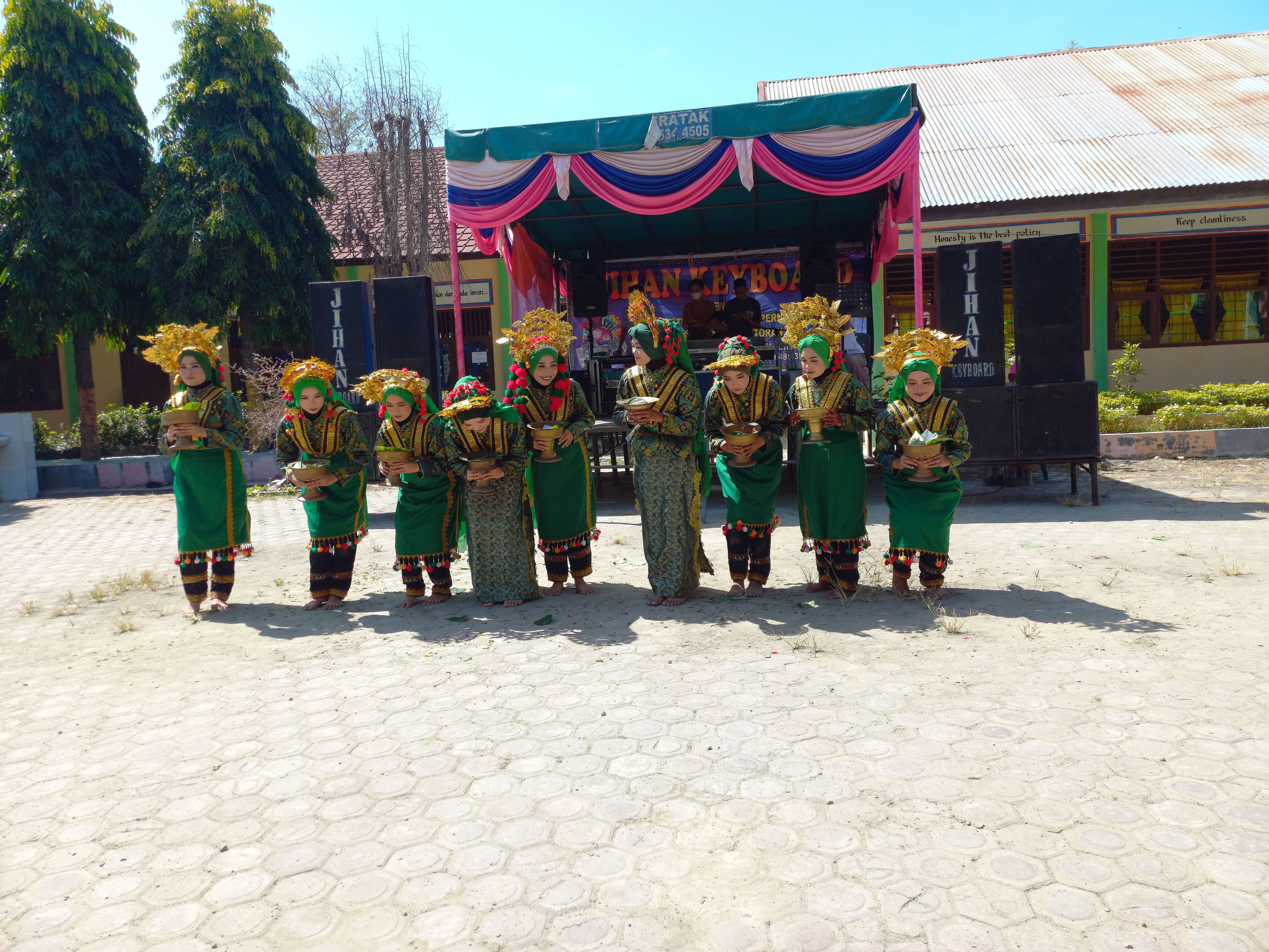 SENI TARI SMAN 2 KUTACANE