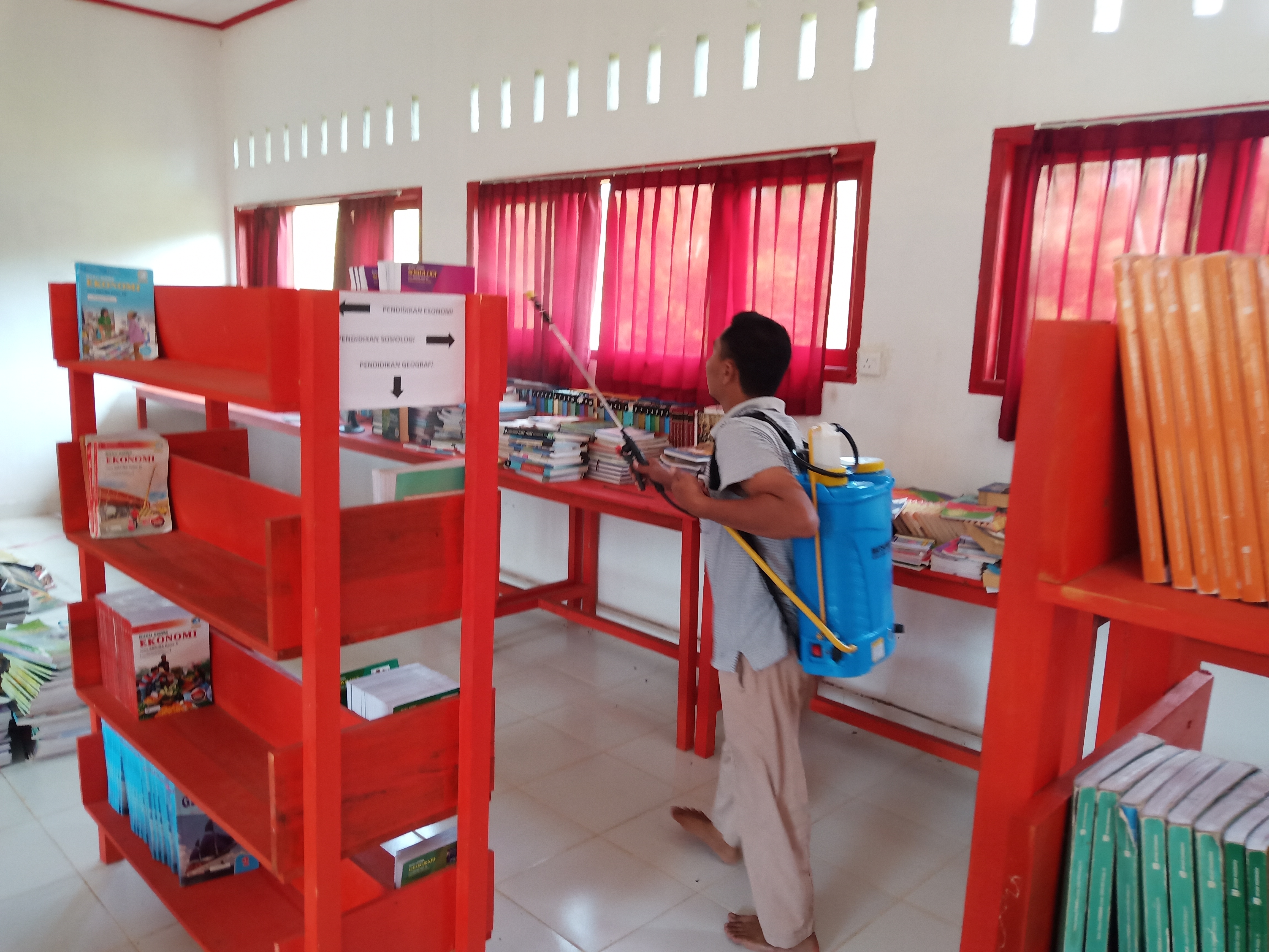 Kegiatan Rutinitas penyemprotan Disnfektan