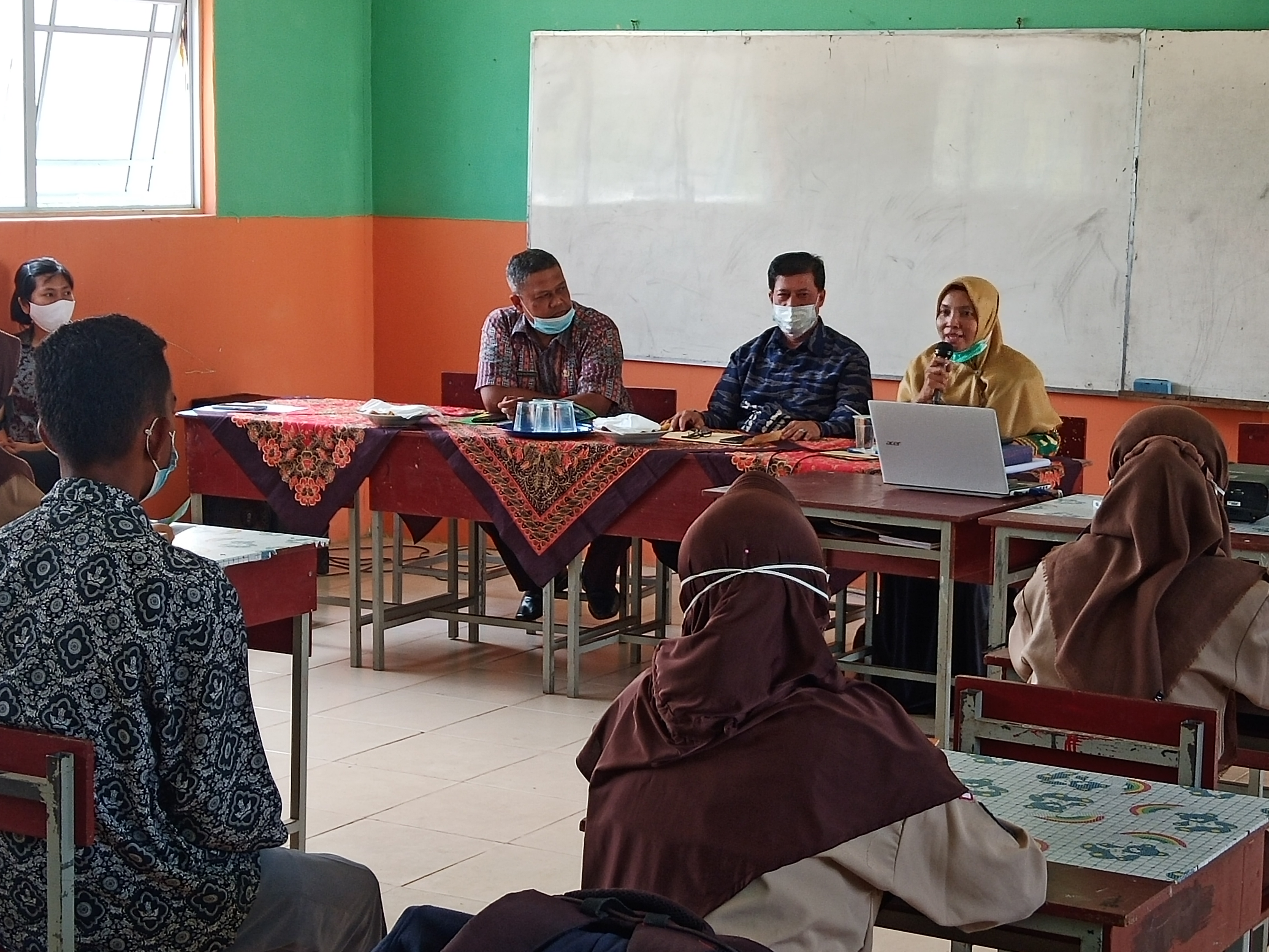 Sosialisasi perguruang tinggi dari STIE SYARI'AH