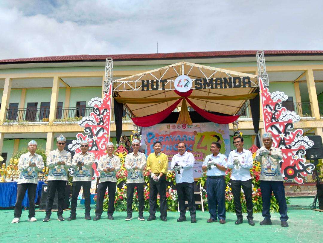 Perayaan SMAN 2 Sampit Ke-42 Tahun berlangsung meriah
