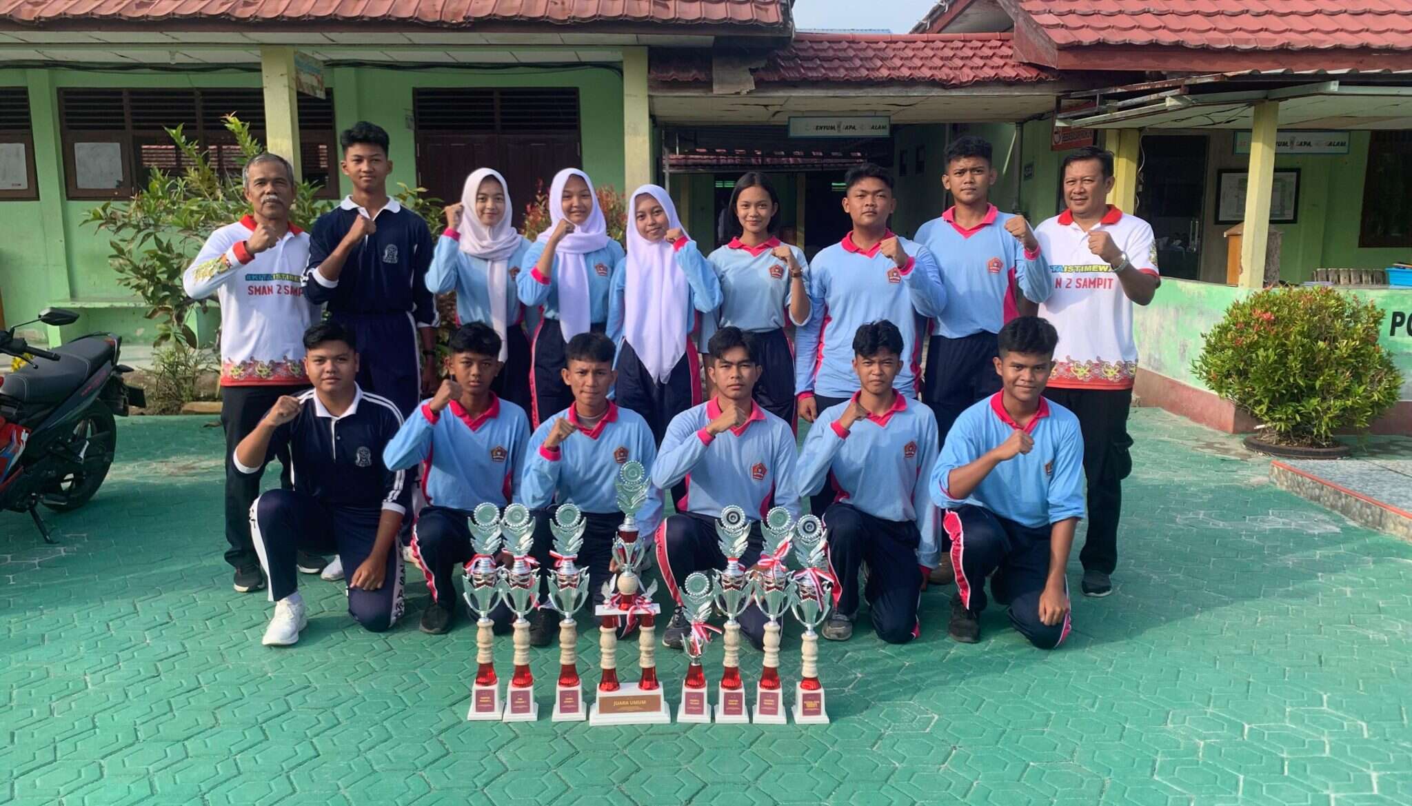SMA 2 Sampit Borong Prestasi, Juara 3 Futsal Series dan Juara Umum LKBB Tingkat Provinsi