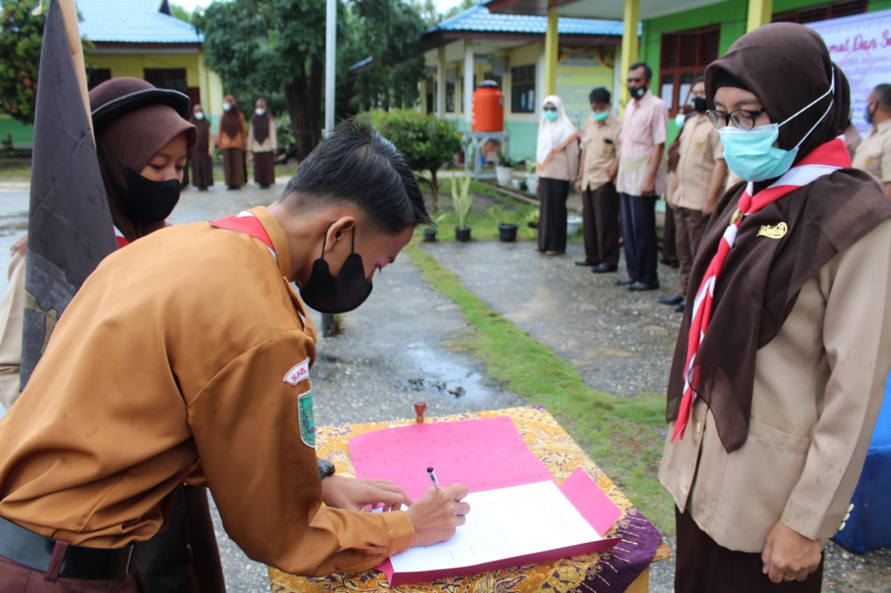 Penanda Tanganan Ketua OSIS Masa Bakti 2020/2021