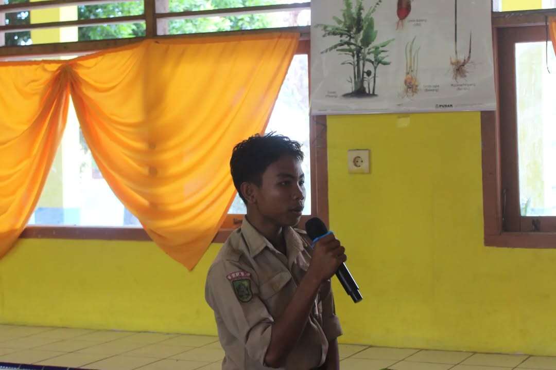 SOSIALISASI PERATURAN PERUNDANG-UNDANGAN POLITIK KEPADA MASYARAKAT DALAM RANGKA PEMILIHAN GUBERNUR DAN WAKIL GUBERNUR RIAU BUPATI DAN WAKIL BUPATI SIAK TAHUN 2024 DI KECAMATAN SUNGAI APIT