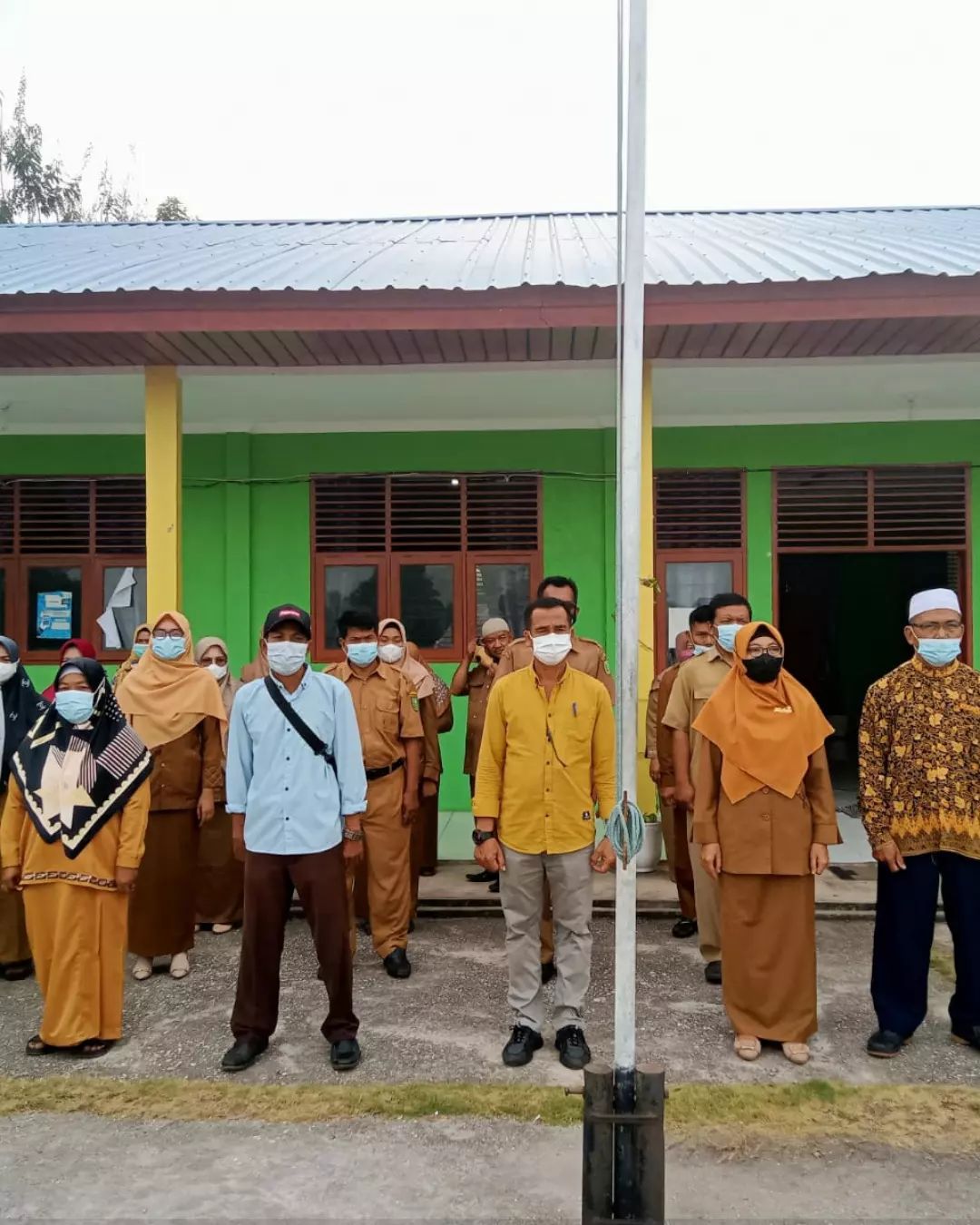 Upacara Bersama Guru dan Orang Tua