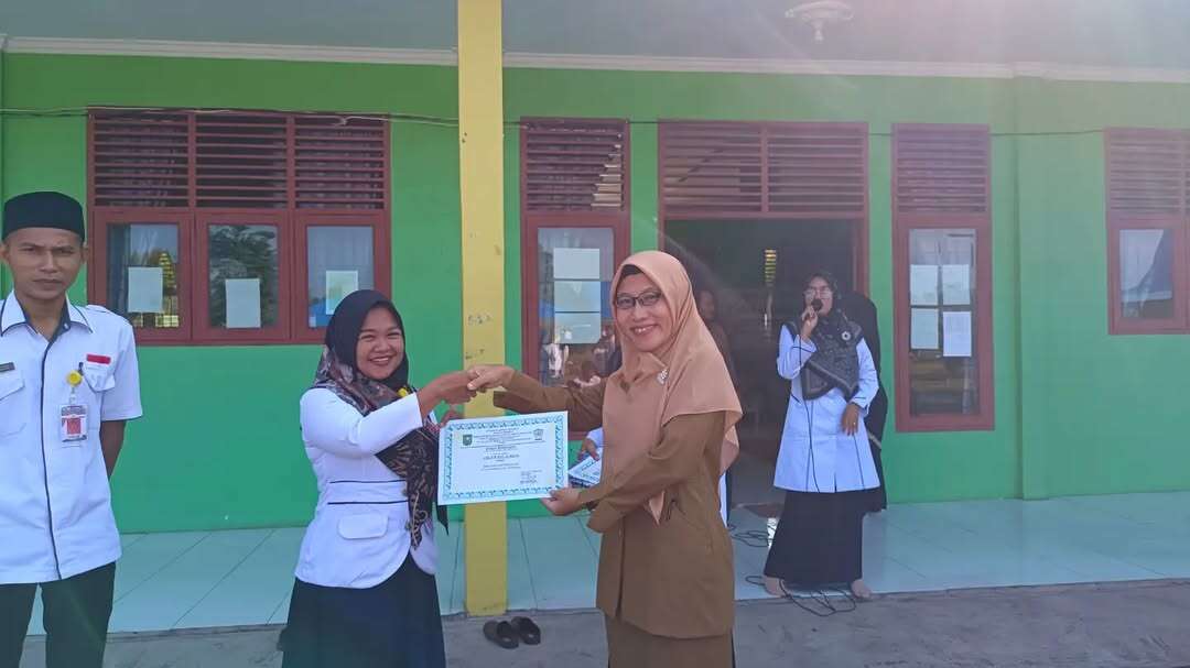 Reward Salawati, AMd, Sn mendapatkan penghargaan sebagai Juri Seni Pertunjukkan dari Kemendikbudristek 2024