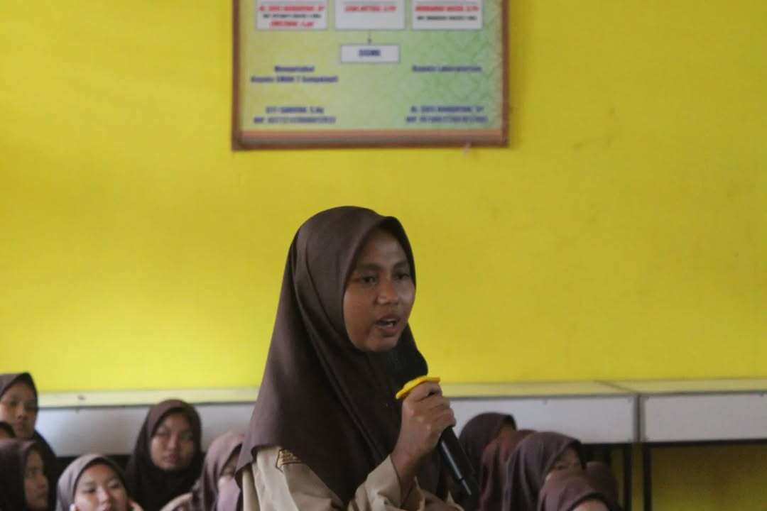 SOSIALISASI PERATURAN PERUNDANG-UNDANGAN POLITIK KEPADA MASYARAKAT DALAM RANGKA PEMILIHAN GUBERNUR DAN WAKIL GUBERNUR RIAU BUPATI DAN WAKIL BUPATI SIAK TAHUN 2024 DI KECAMATAN SUNGAI APIT