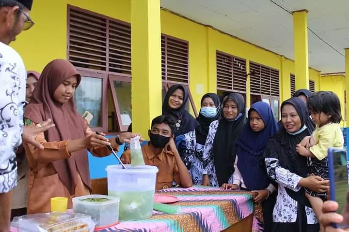 Stand Bazar Oleh Siswa