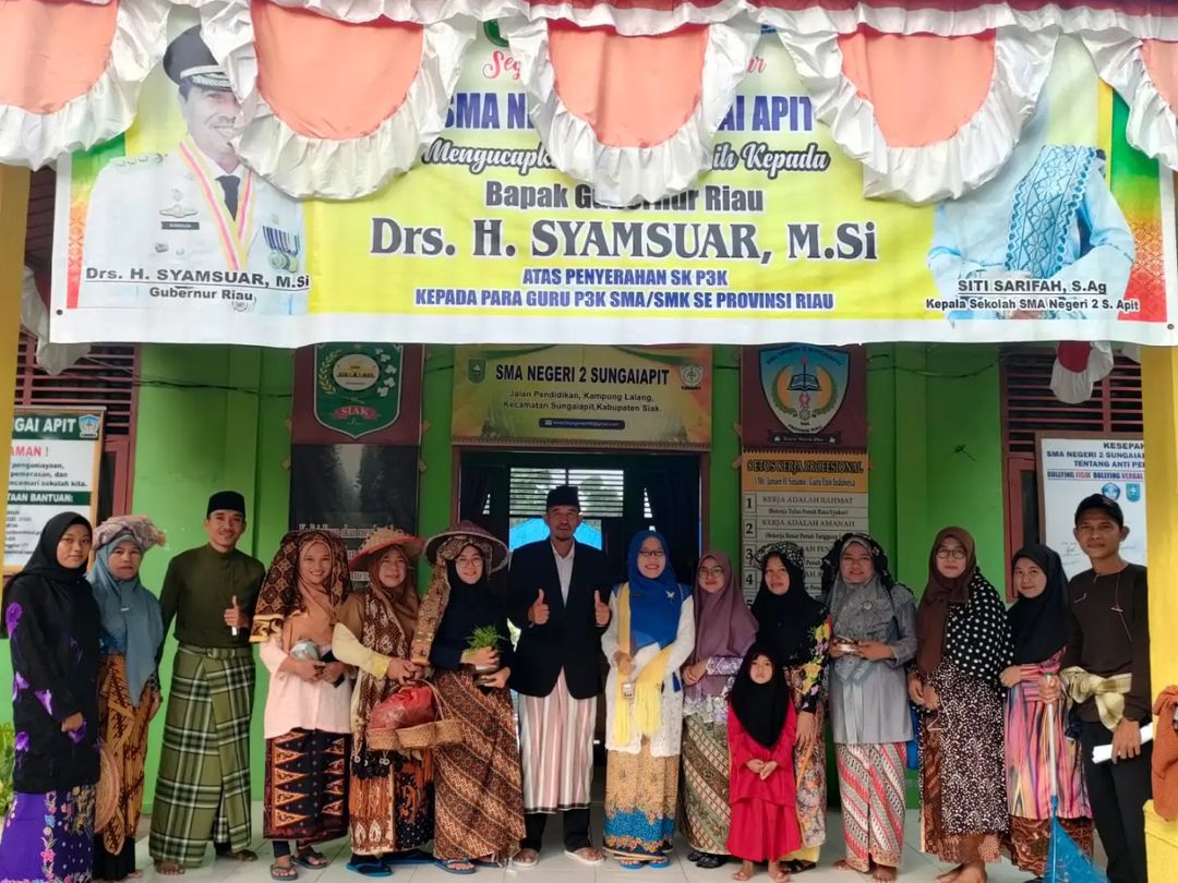 SMAN 2 SUNGAI APIT ikut memeriahkan Lalang Festival Tempo Doeloe  "Mengingat Masa, Merajut Rasa"  Selasa, 14 November 2023 "Team Work Oke"