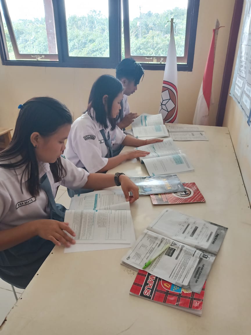 Praktik Fisika di SMAN 2 Teriak