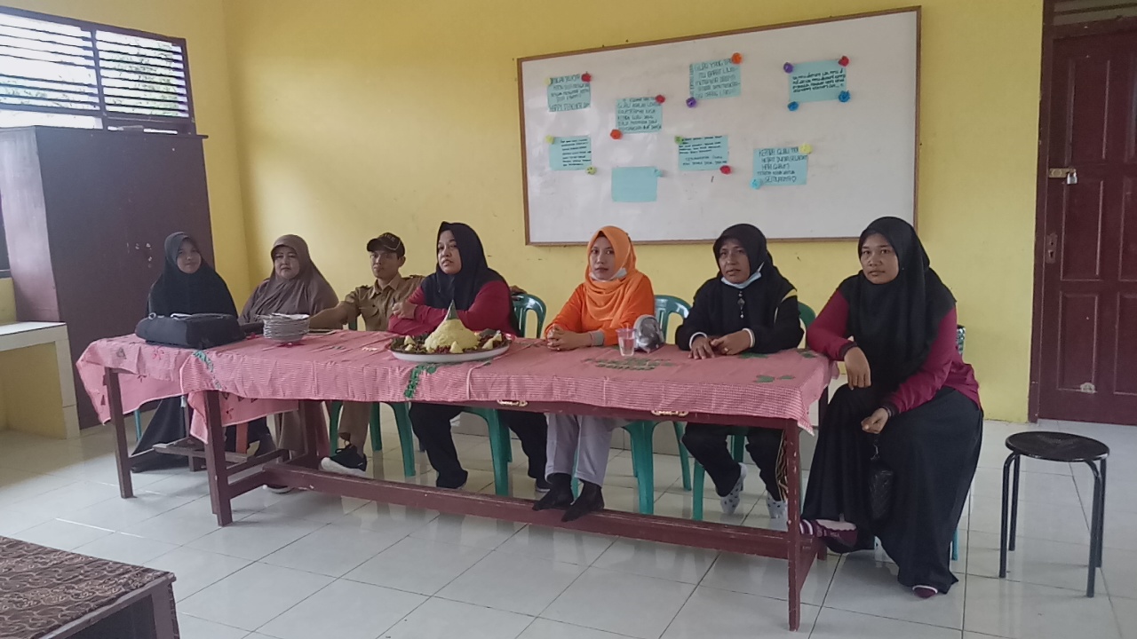 KEPSEK DAN PEGAWAI SMAN 3 GS