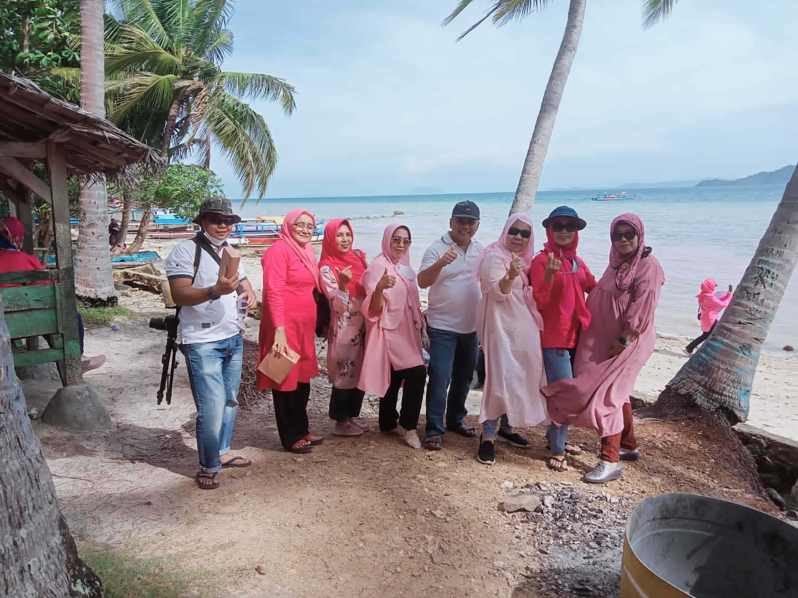 Family Gathering of Smanthree Maret 2022 Pantai Klara