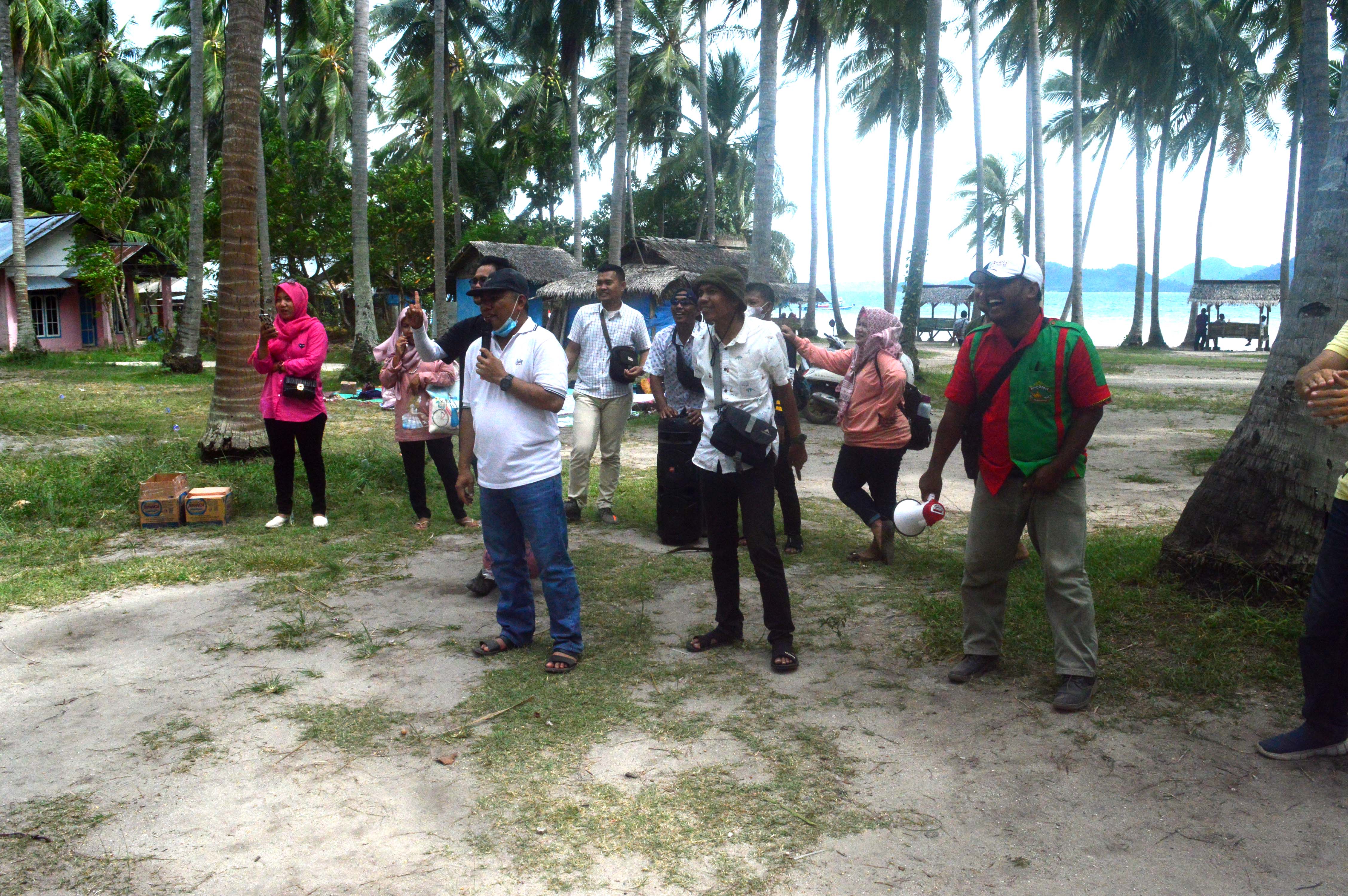 Family Gathering of Smanthree Maret 2022 Pantai Klara