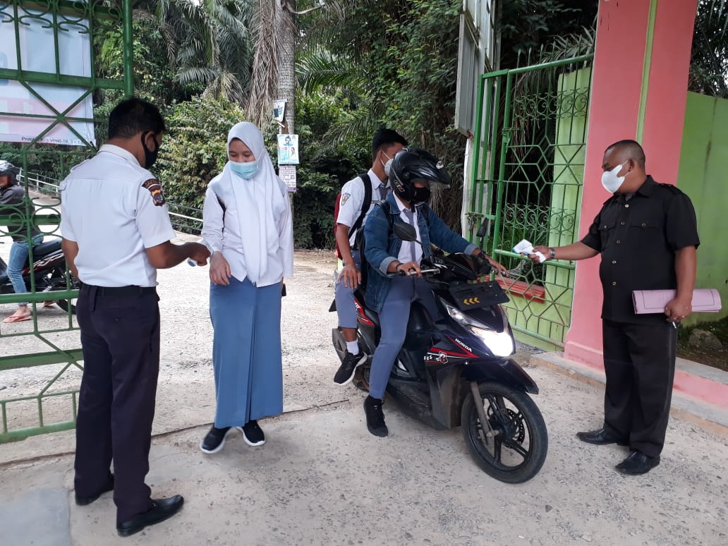 Kunjungan satgas covid lampung utara ke sman 3 kotabumi