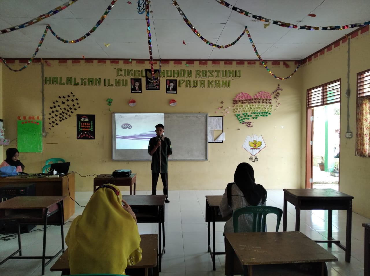 RAPAT & DISKUSI