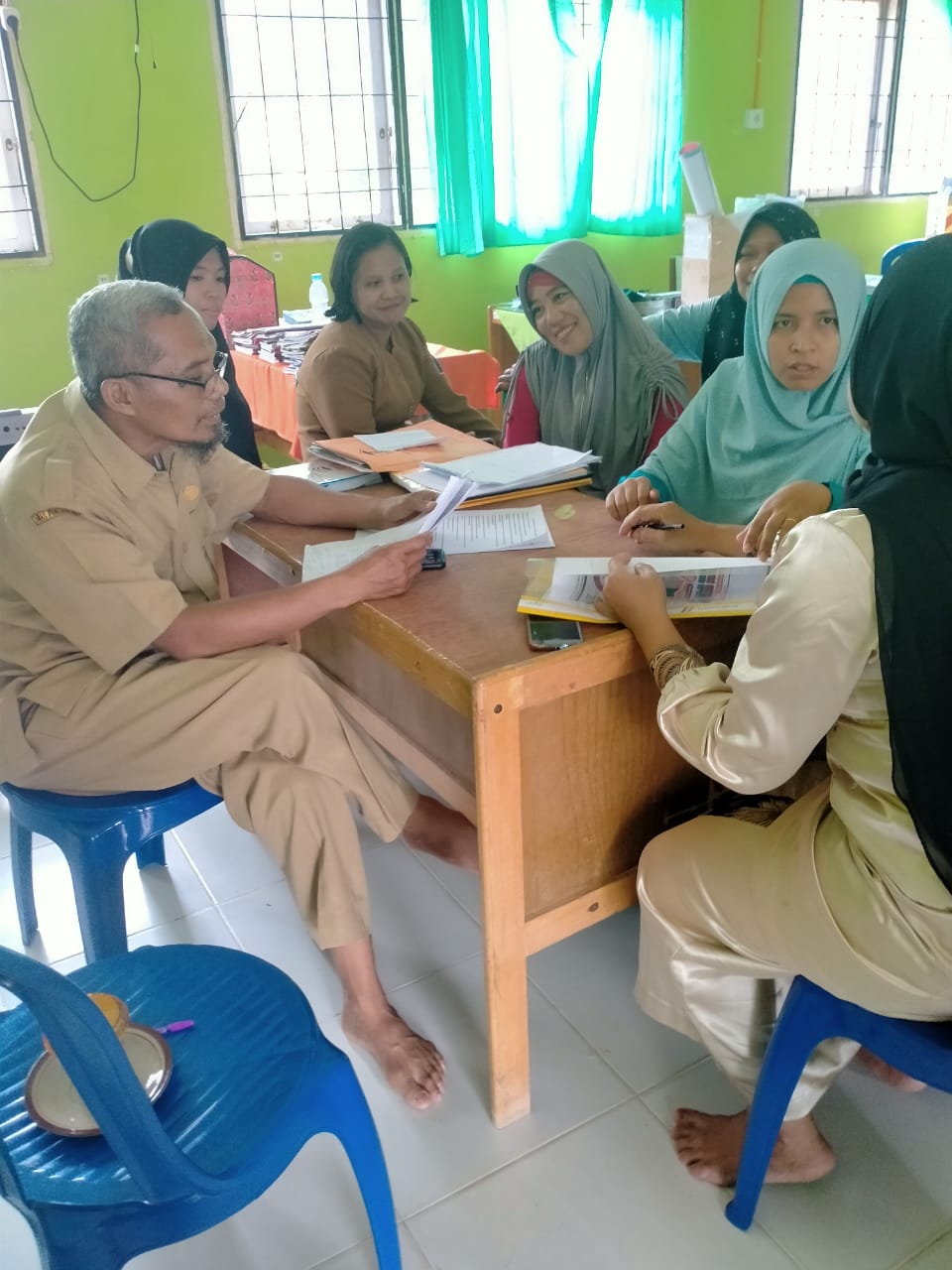RAPAT & DISKUSI