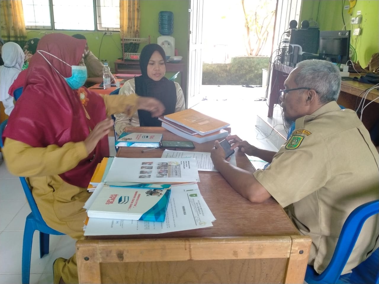 RAPAT & DISKUSI