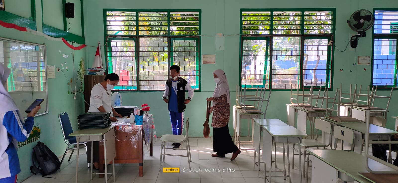 Pembagian raport semester ganjil 2021