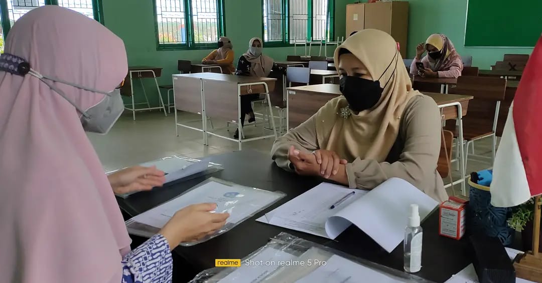 Pembagian raport semester ganjil 2021