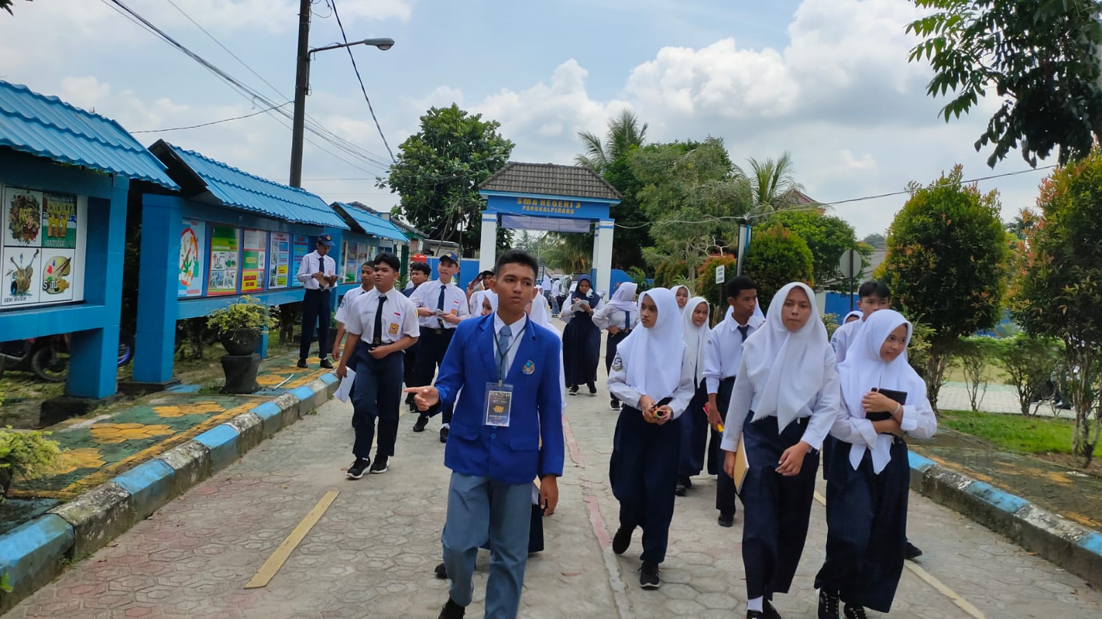 Upacara tahun ajaran baru, pra MPLS