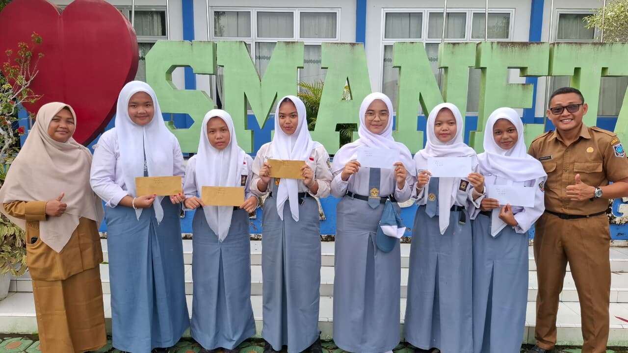 Pembagian Hadiah Peringkat Kelas