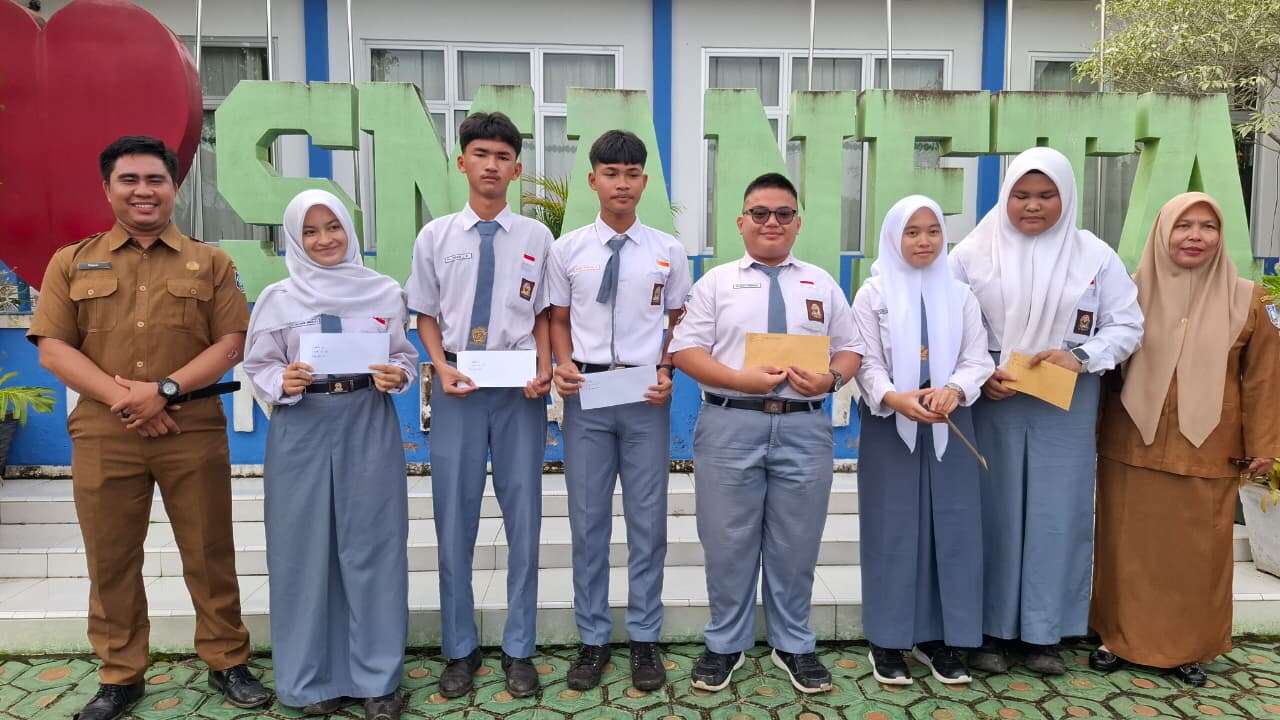 Pembagian Hadiah Peringkat Kelas