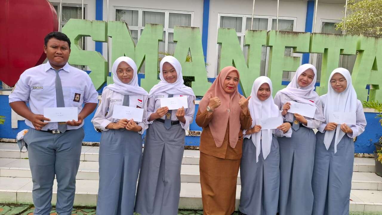 Pembagian Hadiah Peringkat Kelas