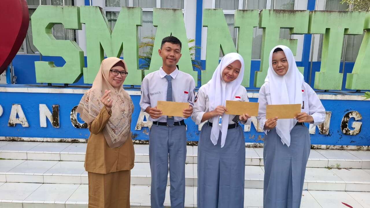 Pembagian Hadiah Peringkat Kelas