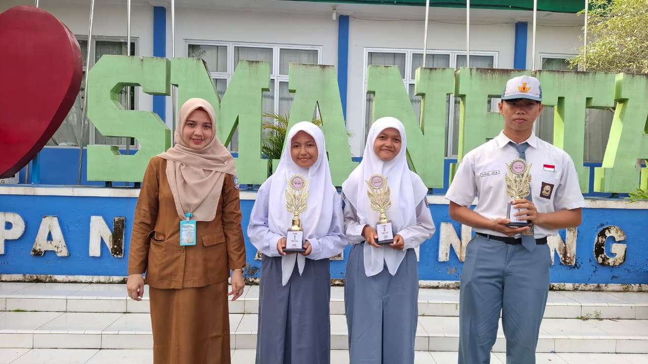 Pembagian hadiah Juara lomba Classmeeting