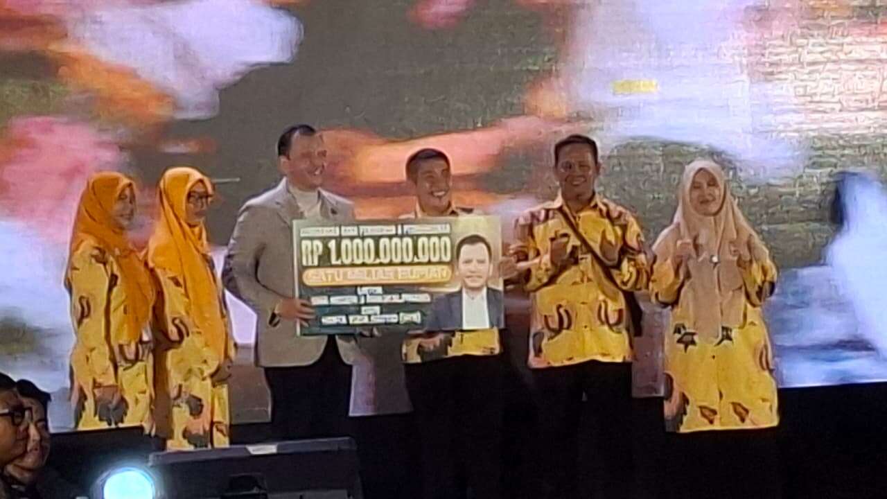 Inspirational Talk bertema "Break The Barrier" (Raih Prestasi, Gapai Mimpi)