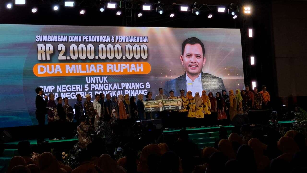 Inspirational Talk bertema "Break The Barrier" (Raih Prestasi, Gapai Mimpi)