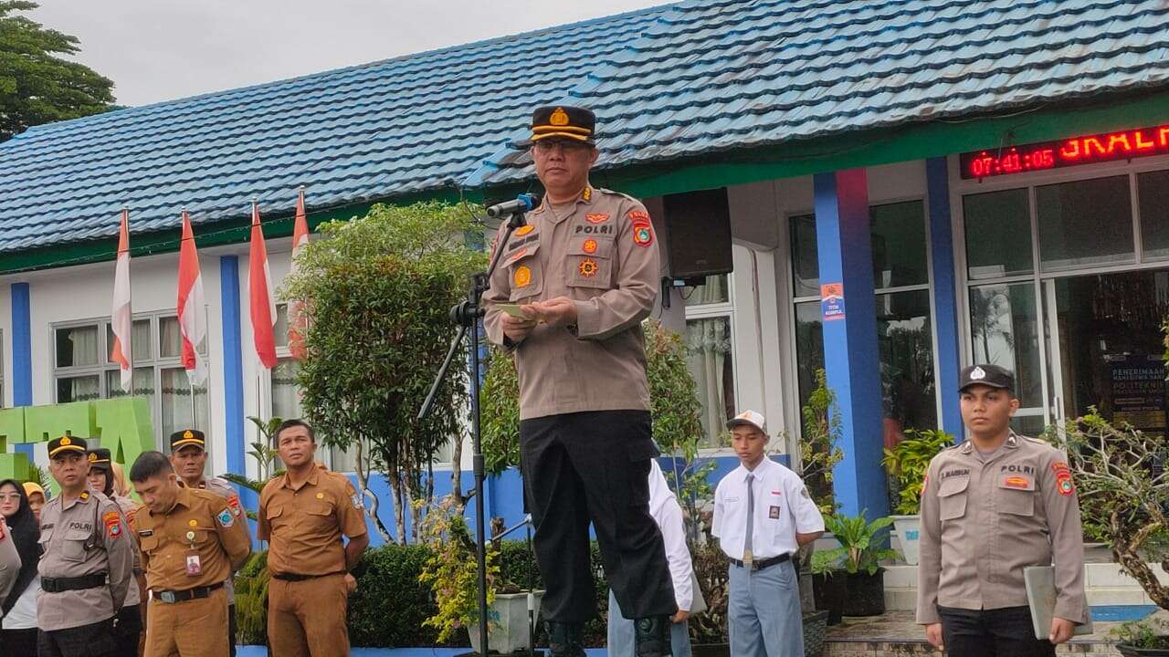 Upacara Bendera "Anti Geng Motor"