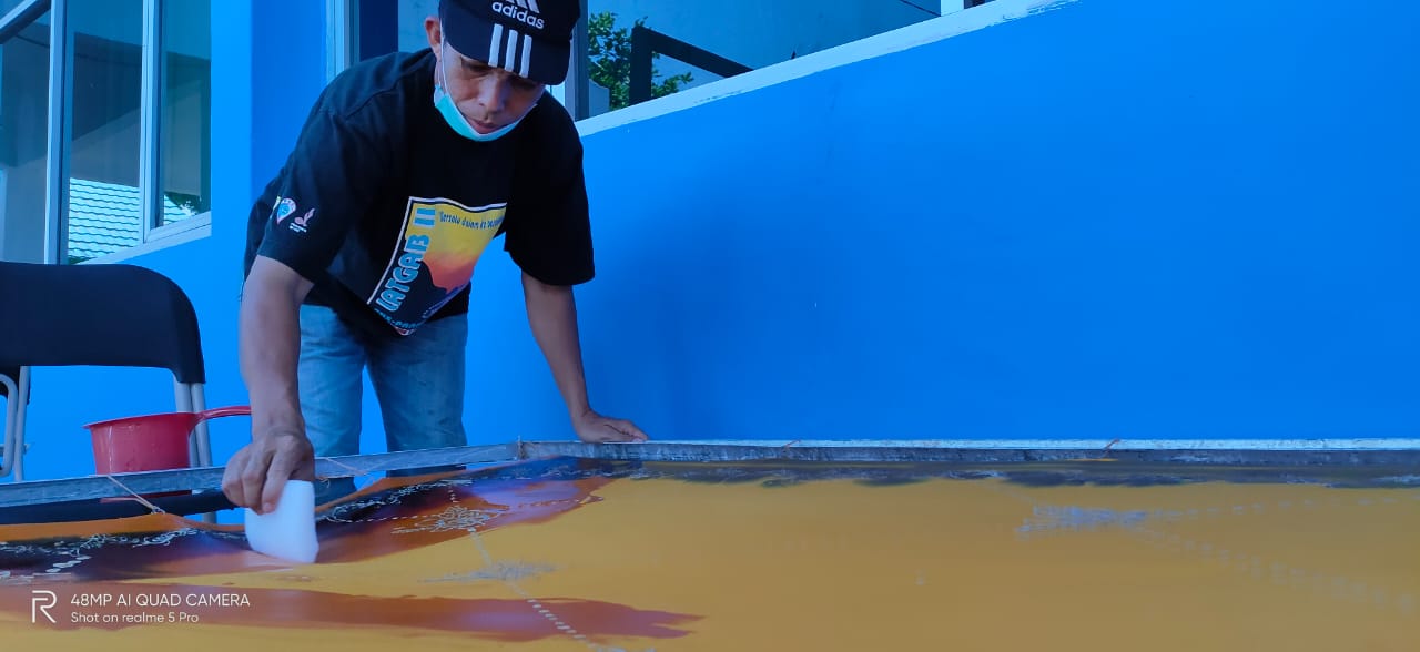 Membatik di SMANETA 2021