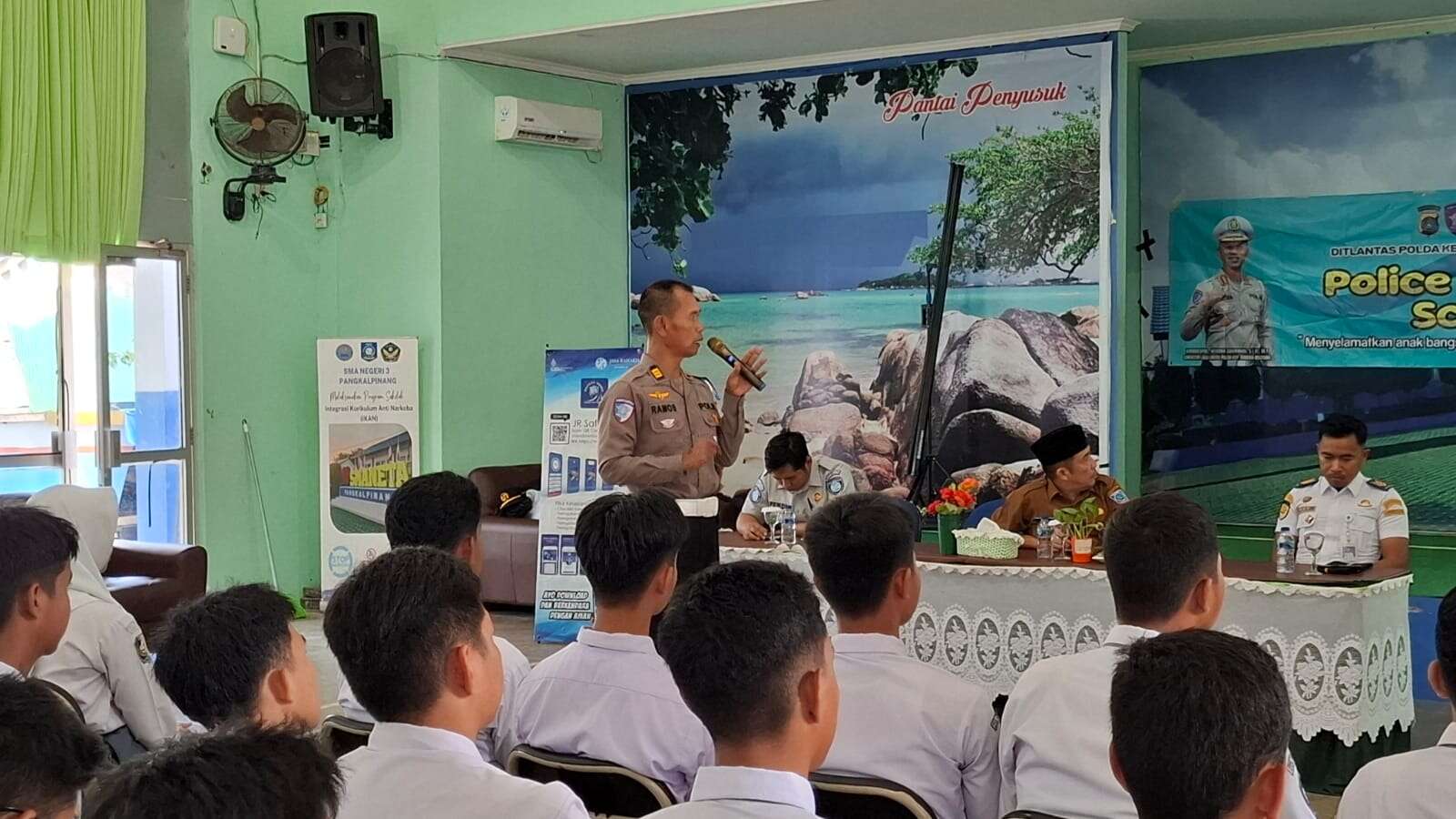 DITLANTAS POLDA KEP. BABEL POLICE GOES TO SCHOOL