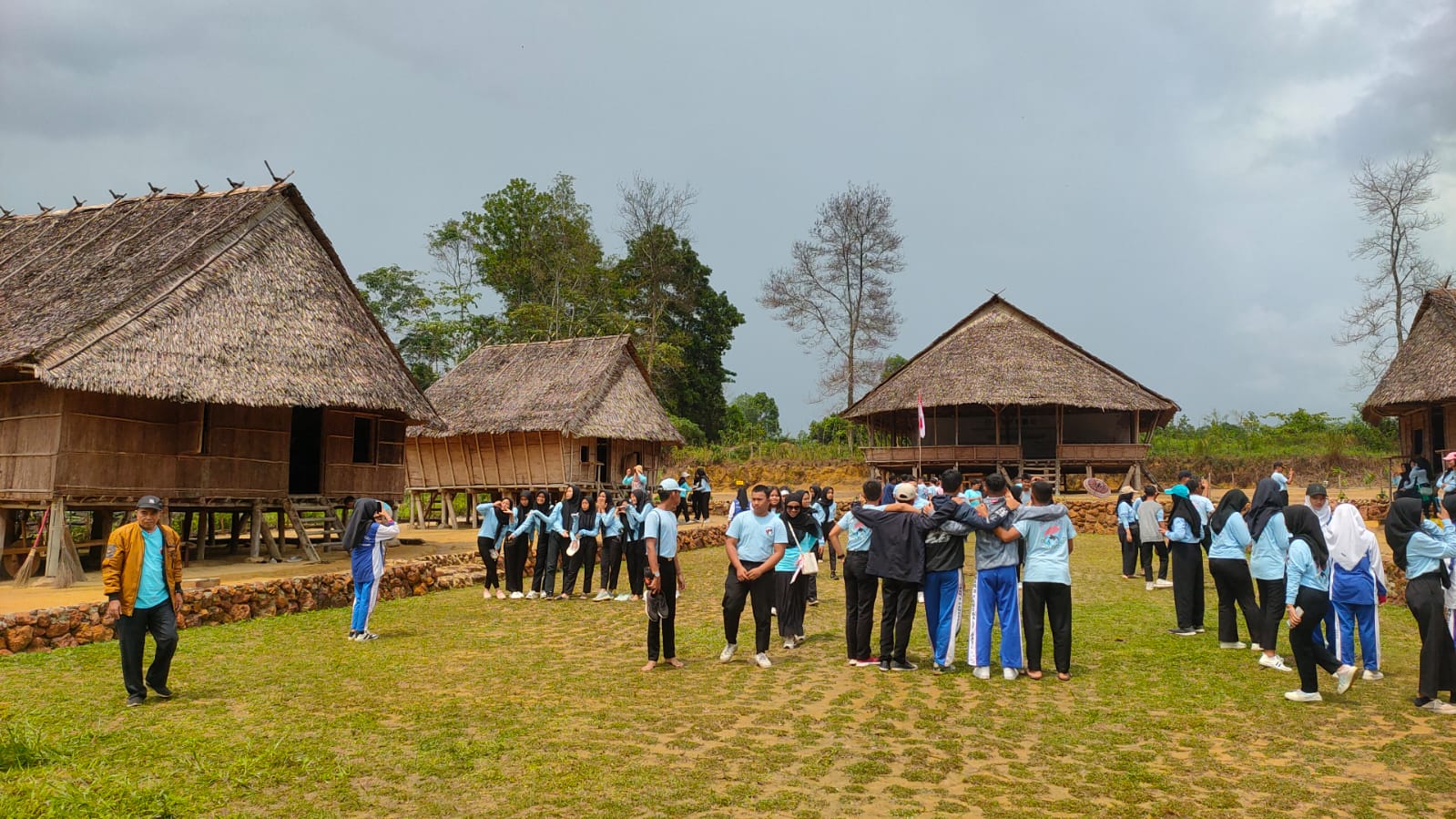 Kunjungan ke Kampung Adat Gebong Memarong