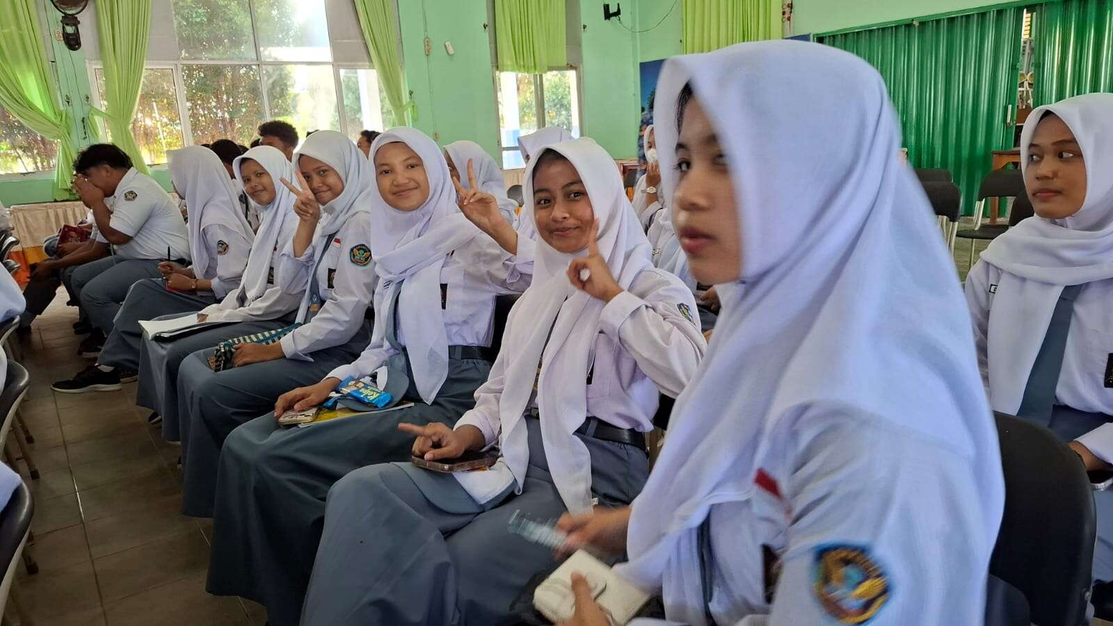 DITLANTAS POLDA KEP. BABEL POLICE GOES TO SCHOOL